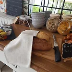 Le Clos Du Murier Bed & Breakfast