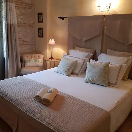 Le Clos Du Murier Bed & Breakfast