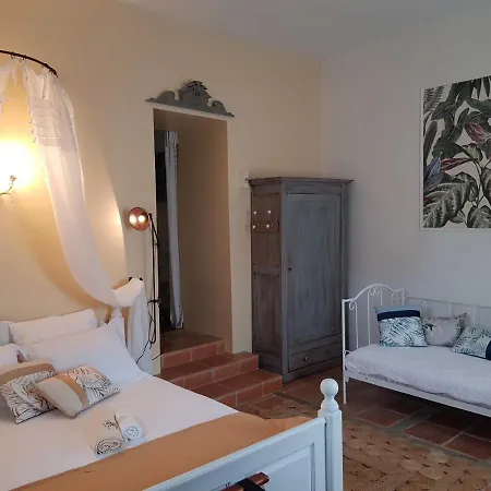 Bed and breakfast Le Clos Du Murier